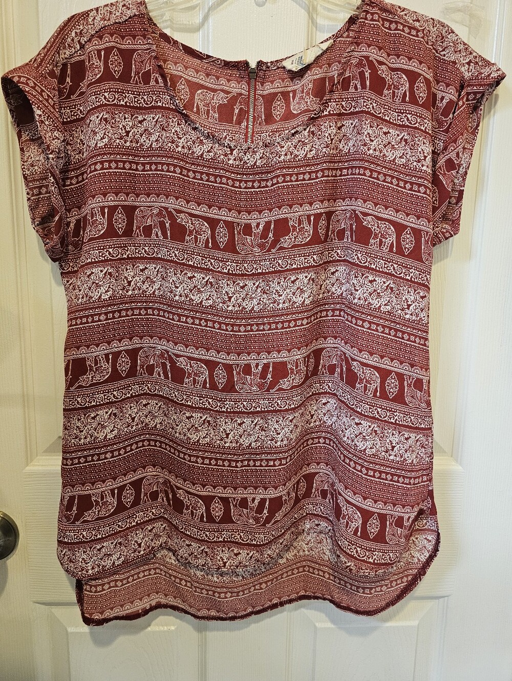 Pink Rose Red Elephant Pattern Top Zipper Back- Size Large CLEAN